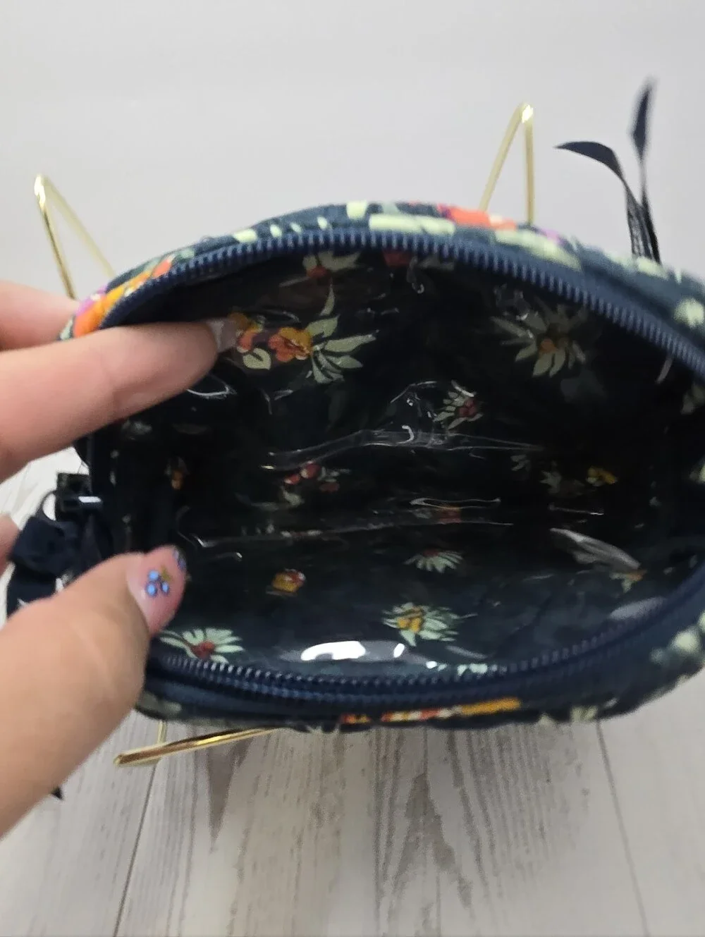 NWOT Vera Bradley Country Floral Grandmacore Medium Quilted Cosmetic Makeup Bag